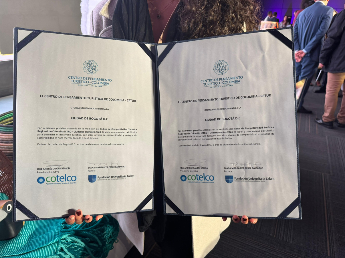 Bogotá recibe dos reconocimientos por su innovación y competitividad turística en el XL Encuentro Nacional de Autoridades Regionales de Turismo