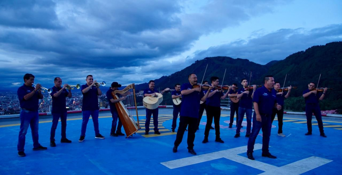 ¡Bogotá celebra sus 486 años! Mariachi de Guadalajara dio serenata a la ciudad desde lo alto de la Torre Colpatria