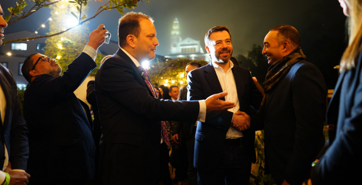 Bogotá da la bienvenida en Monserrate a más de 150 líderes y personalidades para vivir ANATO 2025