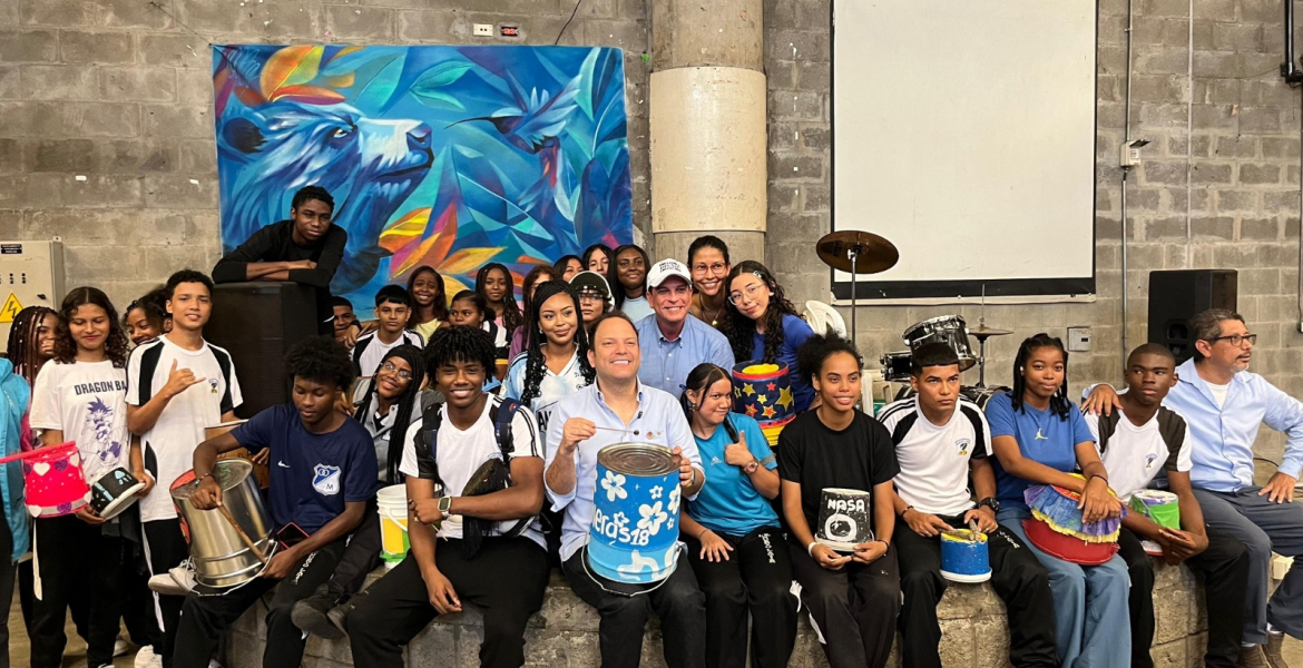 Turismo Bogotá llevó la COP16 al Distrito de Agua Blanca en Cali al colegio Nuevo Latir.