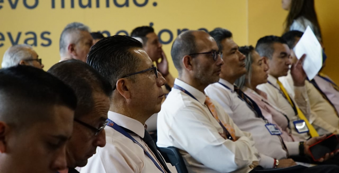 Turismo Bogotá certifica a taxistas que reciben a visitantes en Aeropuerto El Dorado