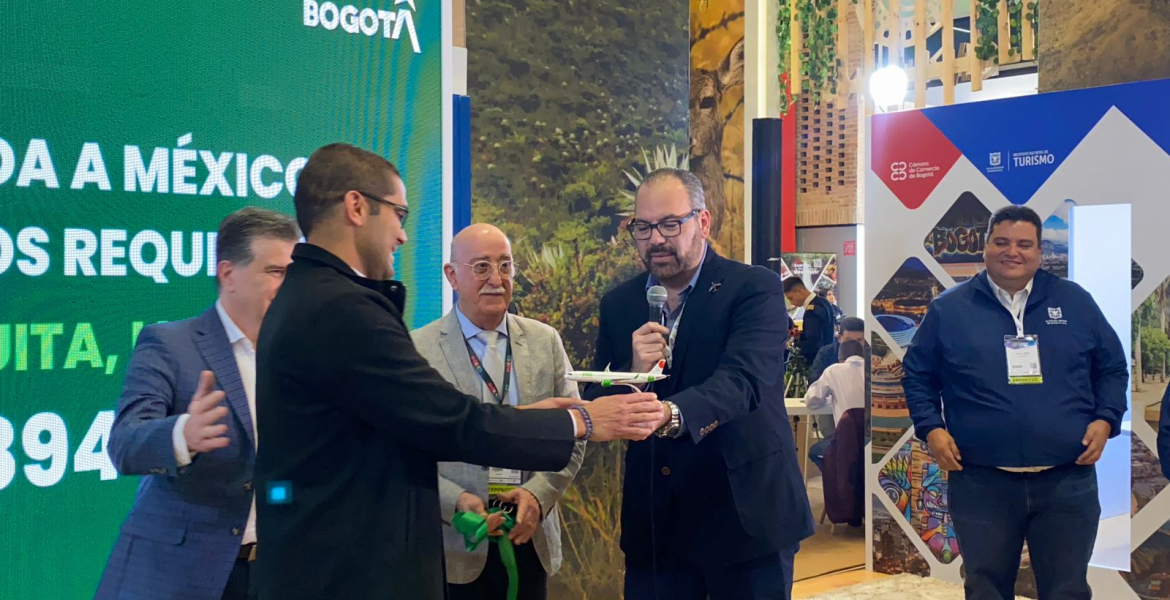 ANUNCIAN EN LA VITRINA TURÍSTICA ANATO 2023 LA NUEVA RUTA INTERNACIONAL DE VIVA AEROBUS BOGOTÁ – MONTERREY