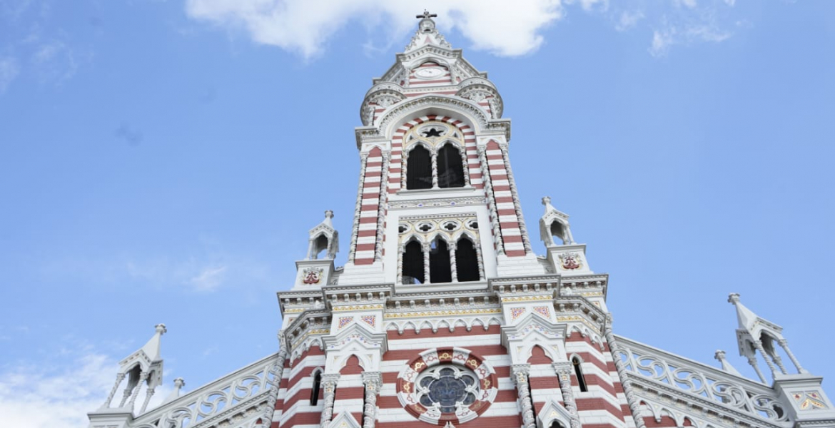 Explora la espiritualidad y cultura de Bogotá en Semana Santa: Recorridos gratuitos por sus iglesias más emblemáticas