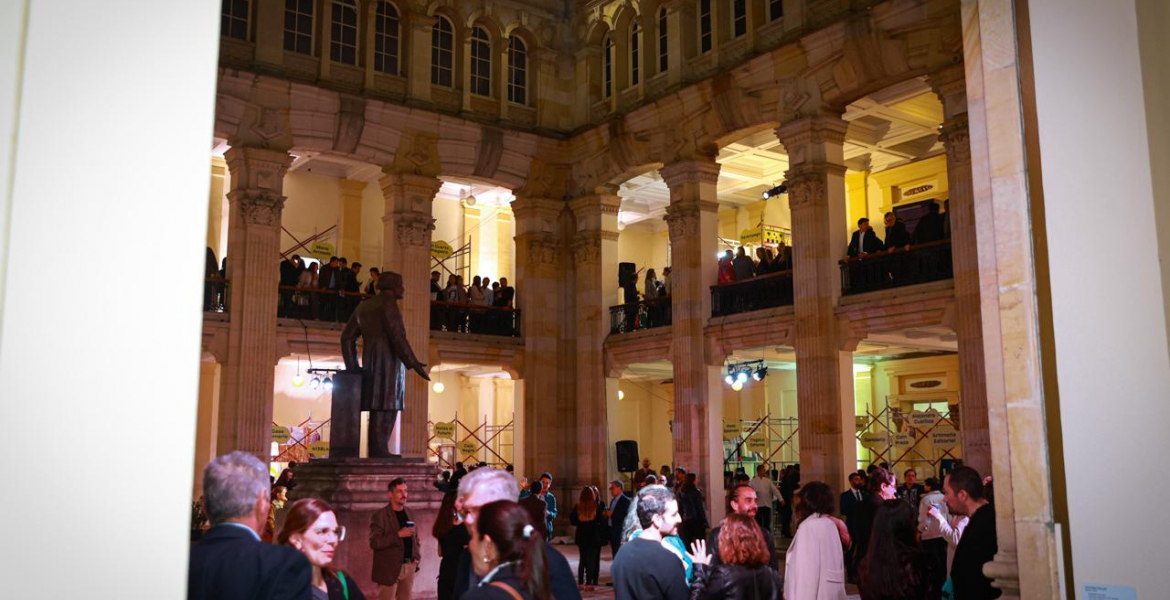 ARTBO Fin de Semana supera las expectativas con 73,477 visitas en Bogotá, impulsando el turismo y la economía Local