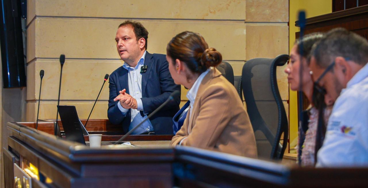Bogotá presenta propuestas para regular la vivienda turística en la propiedad horizontal