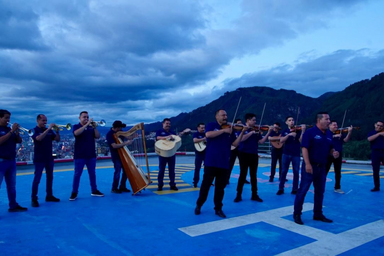 ¡Bogotá celebra sus 486 años! Mariachi de Guadalajara dio serenata a la ciudad desde lo alto de la Torre Colpatria