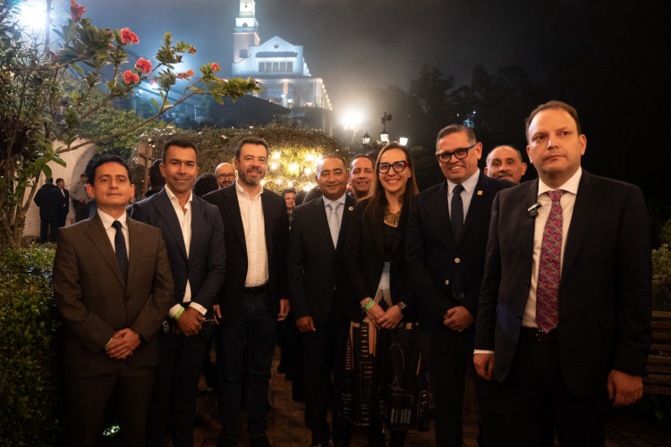 Bogotá da la bienvenida en Monserrate a más de 150 líderes y personalidades para vivir ANATO 2025