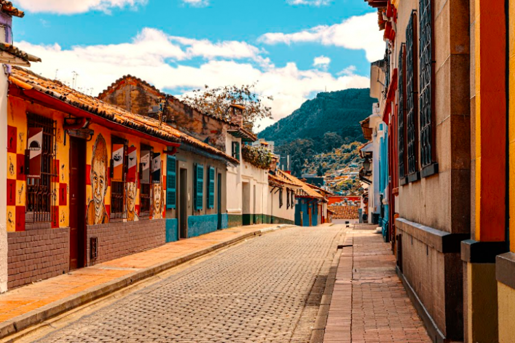 Bogotá celebra el Día Mundial del Turismo con hitos históricos: inversión récord en turismo local, innovación tecnológica con IA, y aumento de turistas internacionales