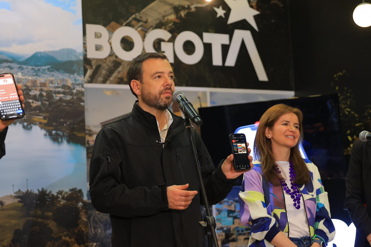 El Instituto Distrital de Turismo presenta la aplicación 'Visit Bogotá' en el Aeropuerto Internacional el Dorado