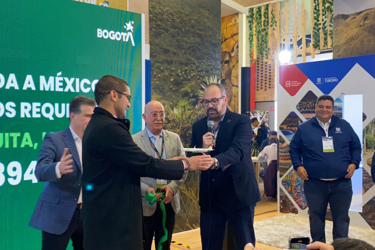ANUNCIAN EN LA VITRINA TURÍSTICA ANATO 2023 LA NUEVA RUTA INTERNACIONAL DE VIVA AEROBUS BOGOTÁ – MONTERREY