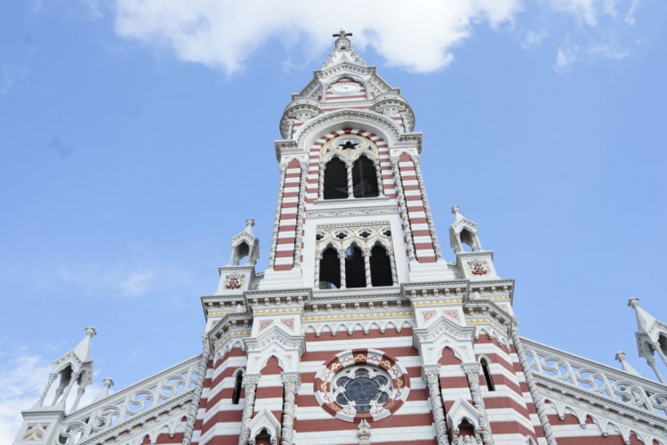 Explora la espiritualidad y cultura de Bogotá en Semana Santa: Recorridos gratuitos por sus iglesias más emblemáticas