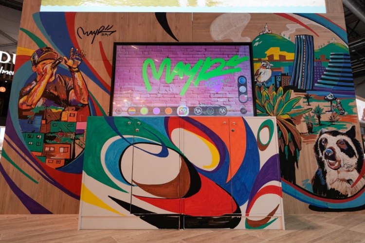 Bogotá se destaca en FITUR 2025 con el arte de May Rojas: Un mural que refleja biodiversidad, cultura y transformación social