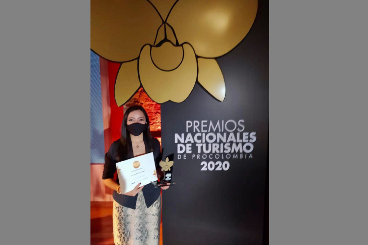 Directora Karol Fajardo IDT
