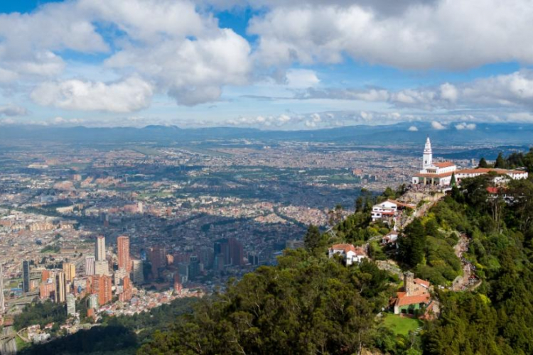 Asistentes a la COP16 disfrutan de la exposición fotográfica digital ‘Bogotá, un destino biodiverso’